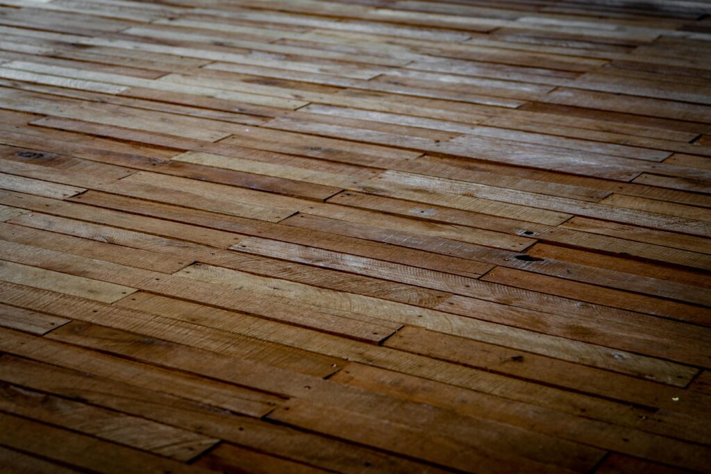 gaps between laminate flooring planks expansion problem